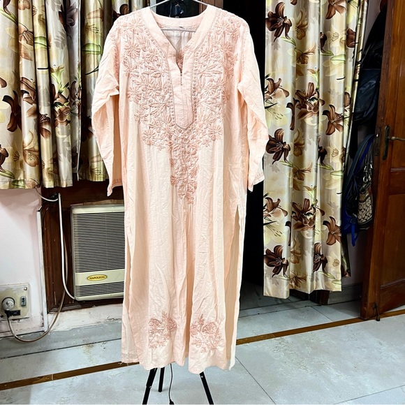 A beautiful breezy Kurta A casual in pastel peach cotton , thread embroidered - Picture 8 of 8